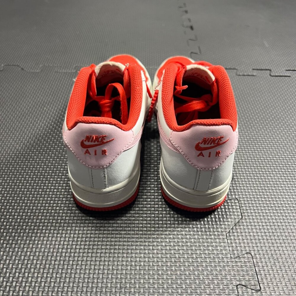 Nike Air Force 1 Low Perfect Pair Sneakers Youth Size 5.5Y With Heart Tag - Picture 3 of 5